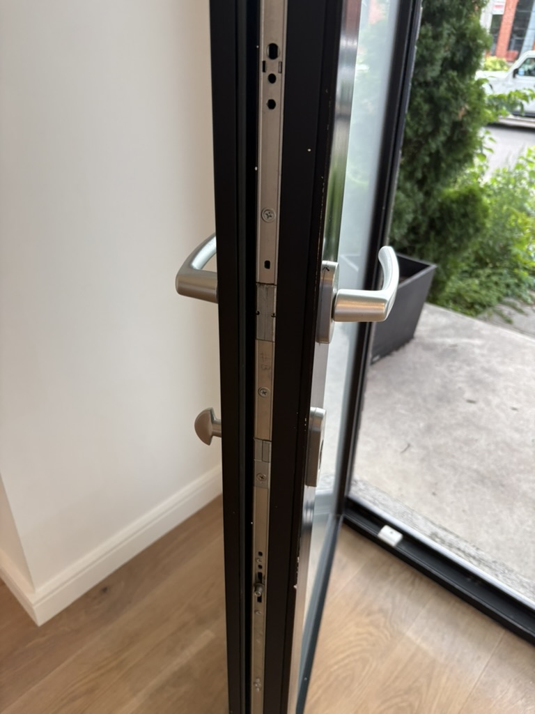 Home Multipoint lock mechanism close-up